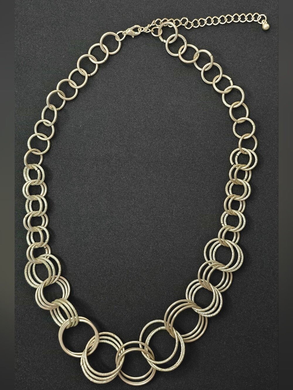 Vintage Silver Tone Interlocking Circle Statement Necklace 11” Perfect Condition - Picture 2 of 5